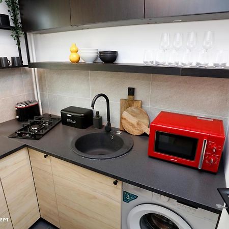 Brand New Lovely Studio Near Metro Station Bukarest Eksteriør billede